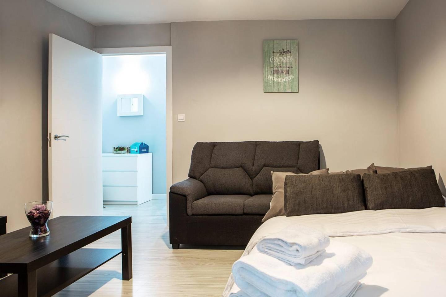 Lovely 3 Bedroom Next To Fuencarral Appartement Madrid