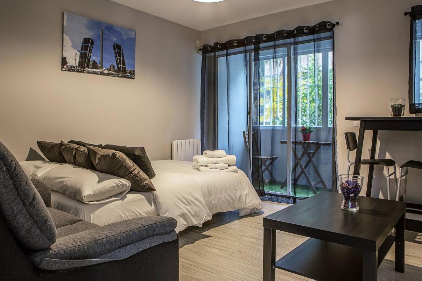 Lovely 3 Bedroom Next To Fuencarral Appartement *