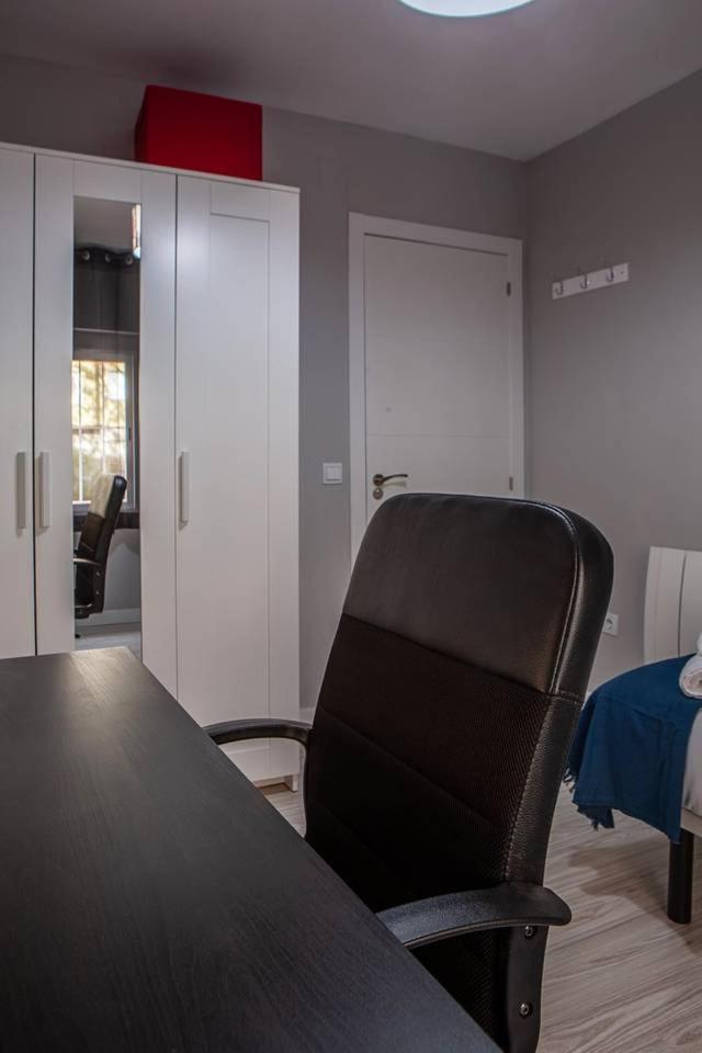 Apartment Lovely 3 Bedroom Next To Fuencarral Madrid